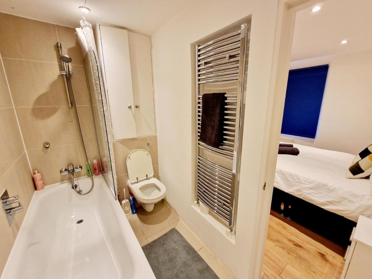Ferienwohnung Beautiful Hyde Park Flat By Lancaster Gate Station With Private Back Patio London Exterior foto